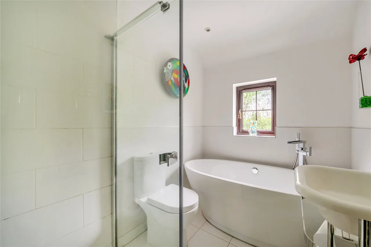London Road, Send, GU23, photo 18