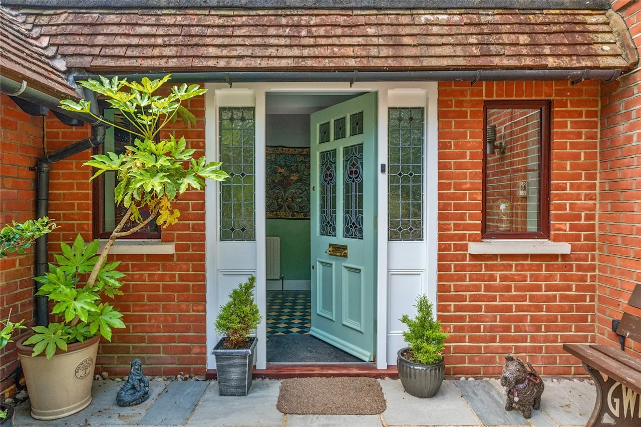 London Road, Send, GU23, photo 24