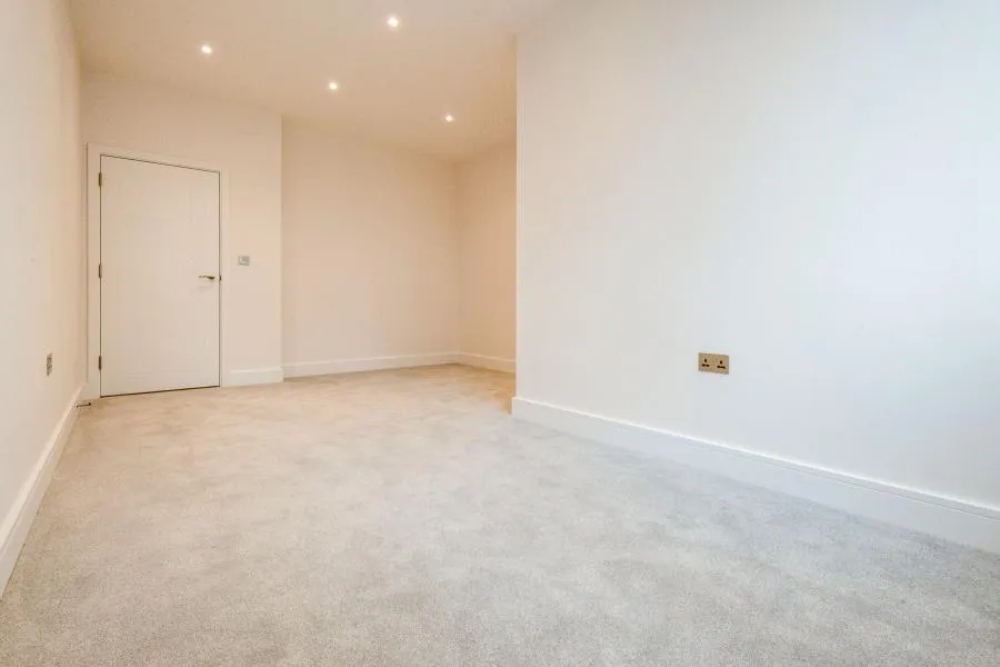 Harvest Crescent, Fleet, GU51, photo 5