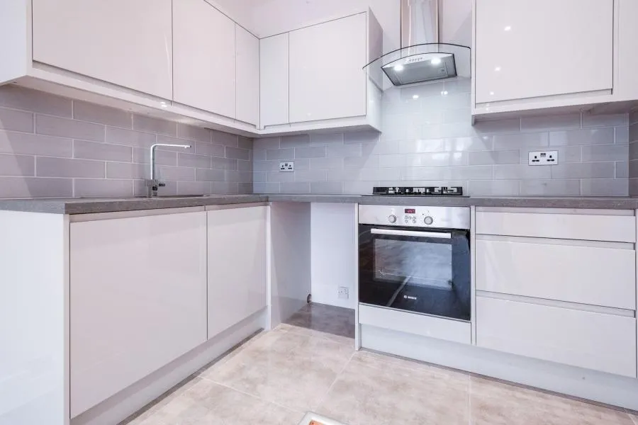 Harvest Crescent, Fleet, GU51, photo 4