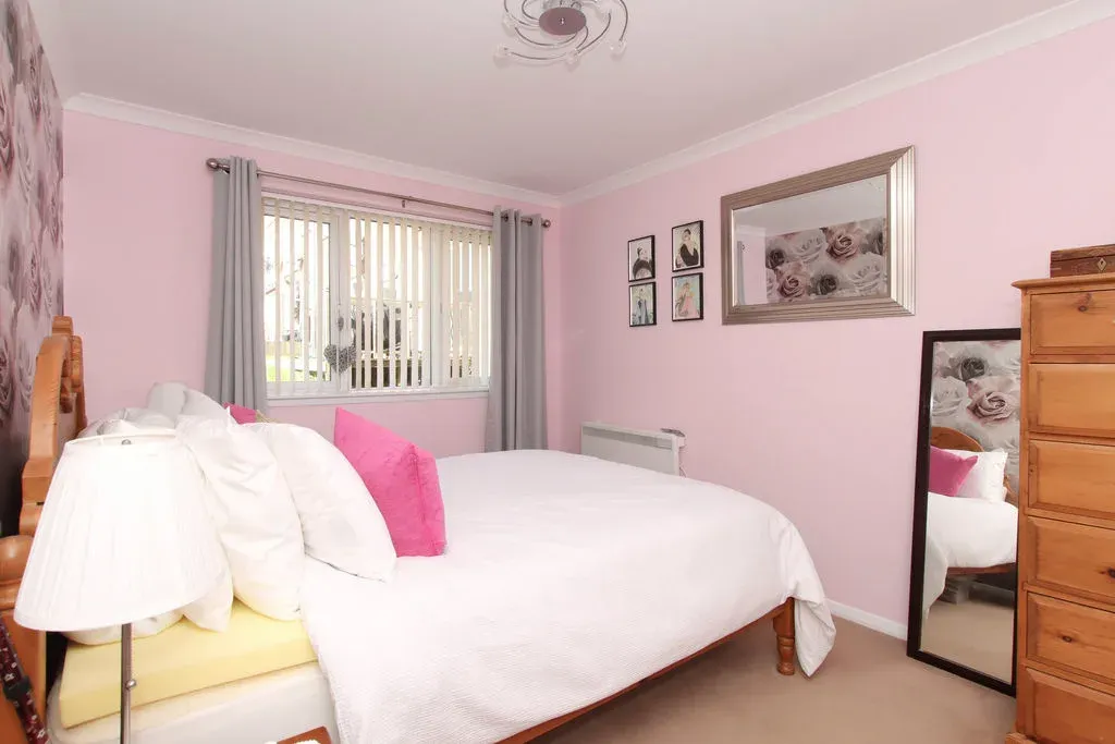 Nightingale Walk, Hemel Hempstead, Hertfordshire, HP2 7QX, photo 4