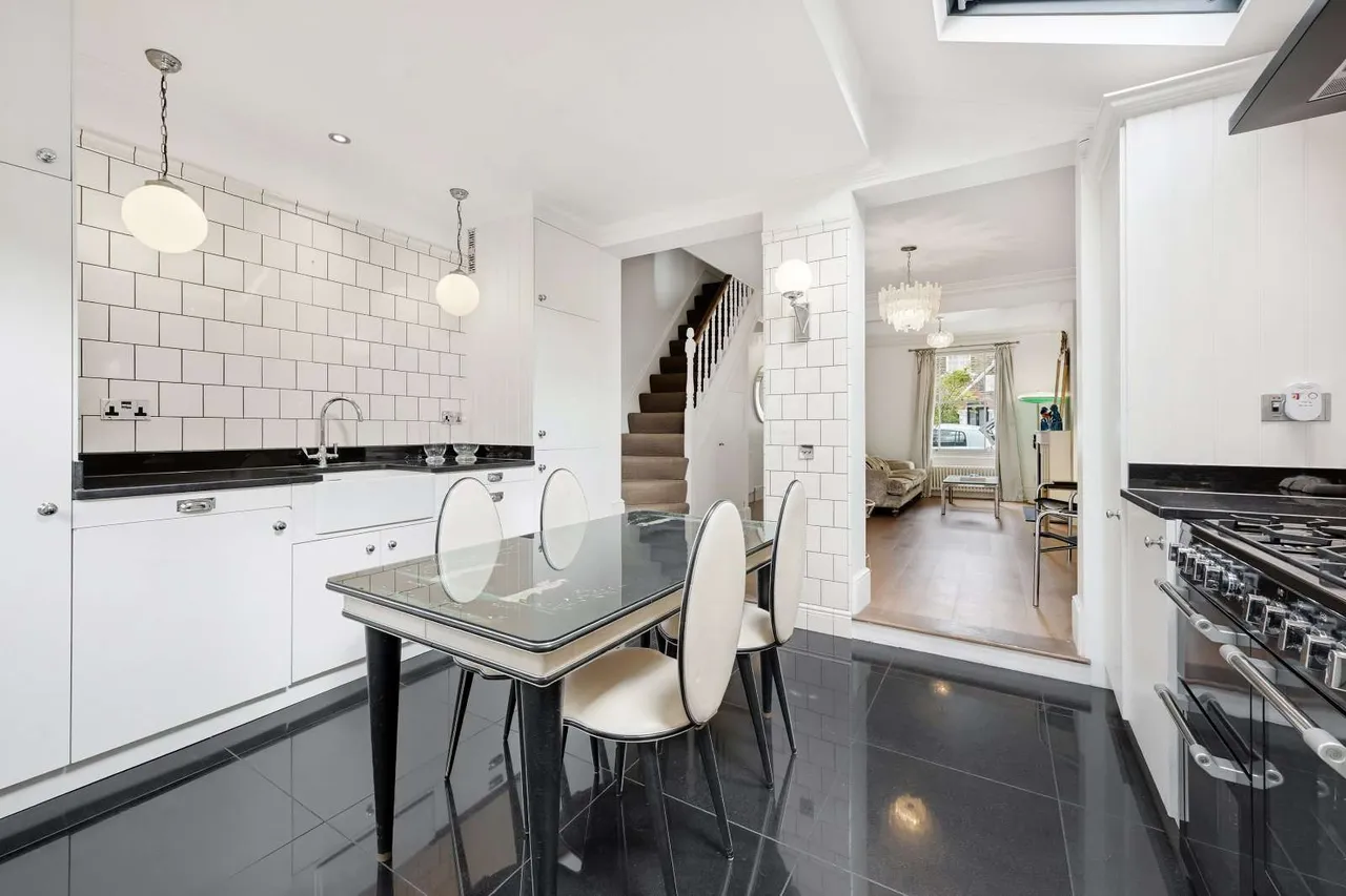 Elsley Road, London, SW11 5LG, photo 3