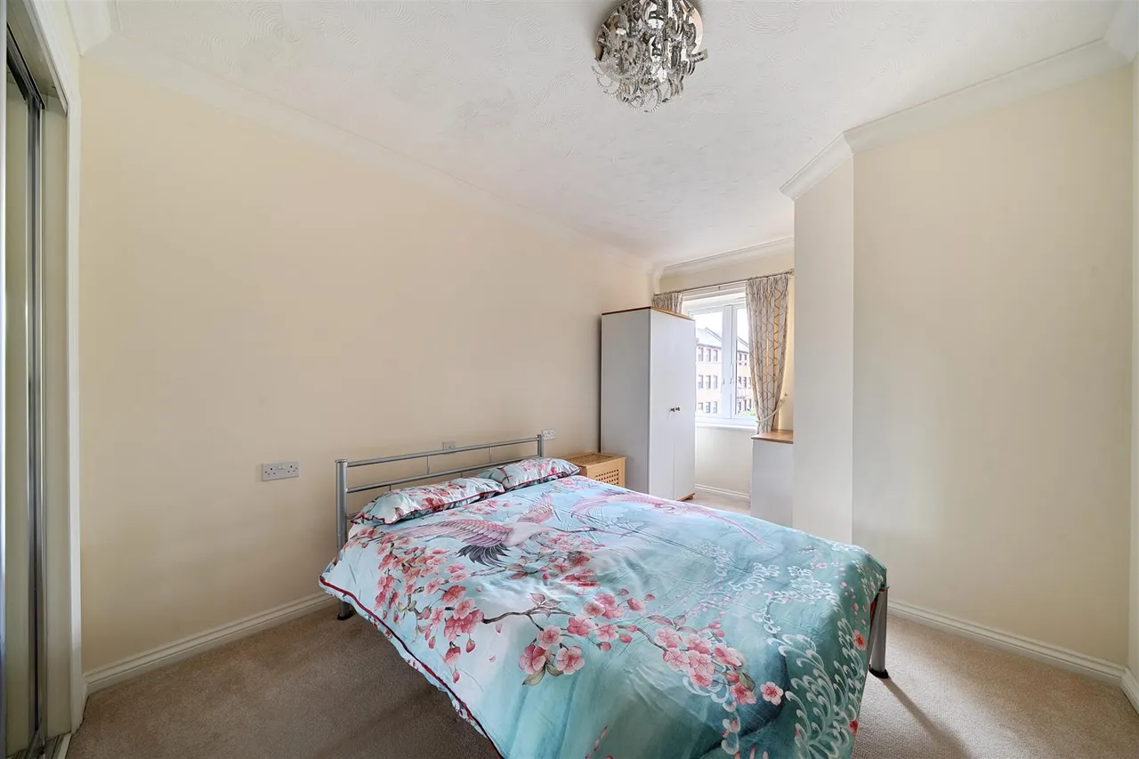 Churchfield Road, Walton-On-Thames, KT12, photo 9
