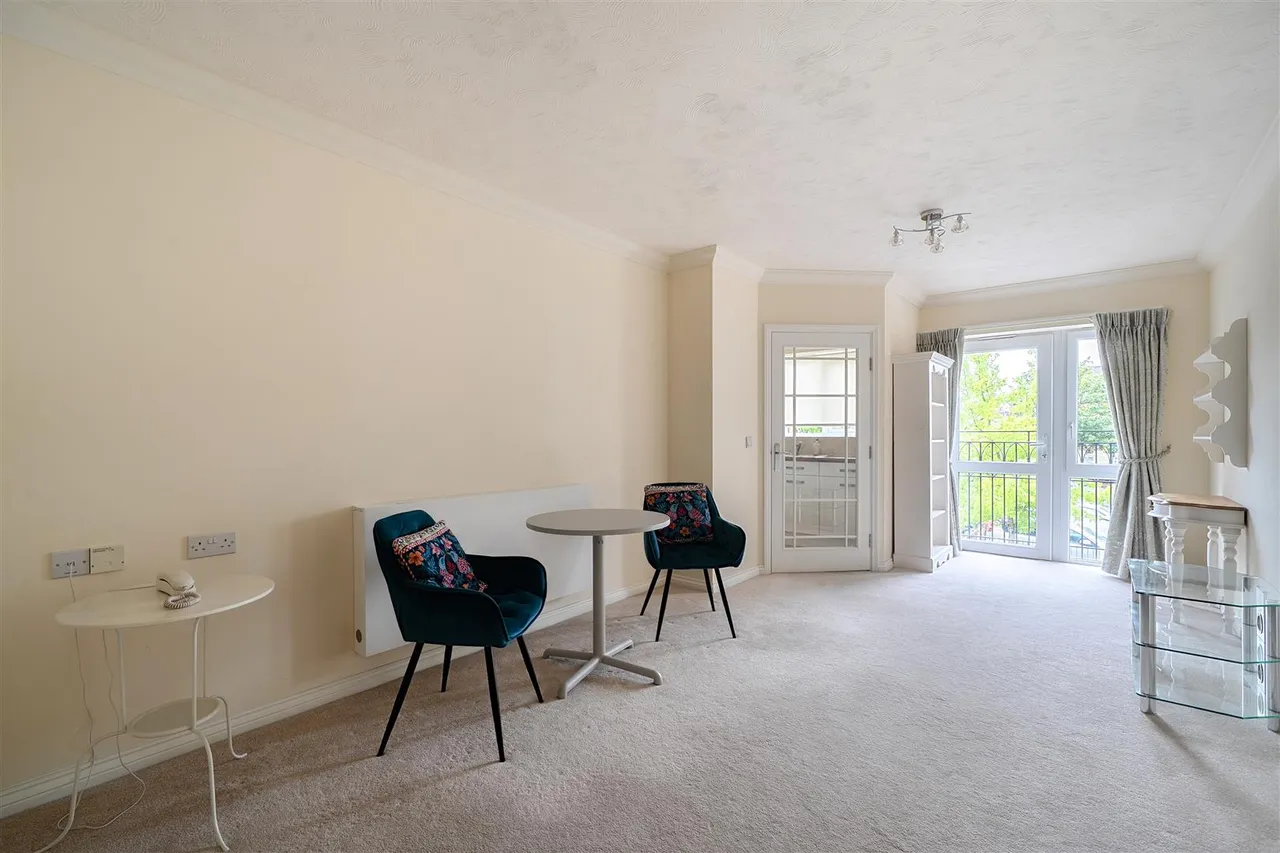 Churchfield Road, Walton-On-Thames, KT12, photo 5