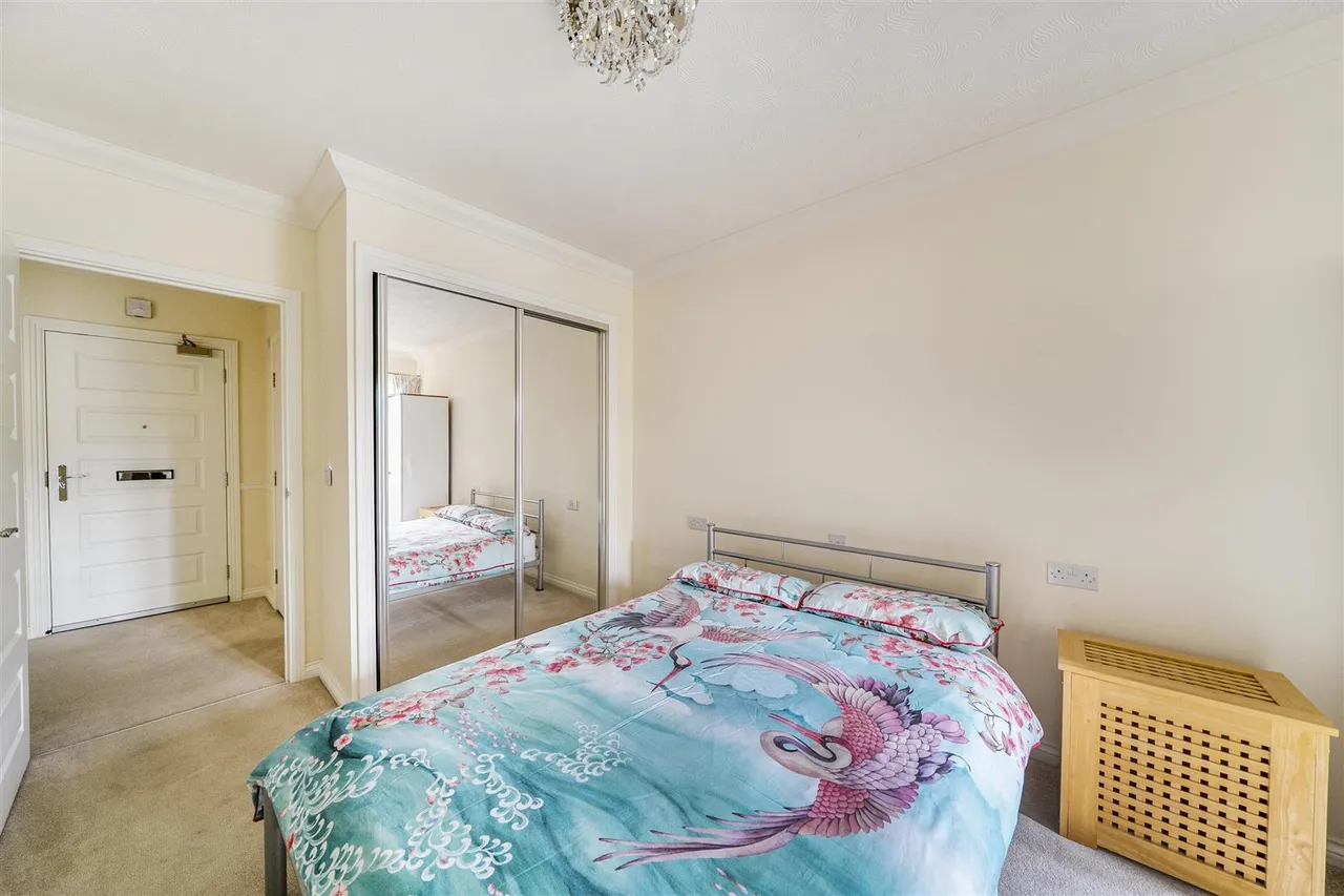 Churchfield Road, Walton-On-Thames, KT12, photo 10