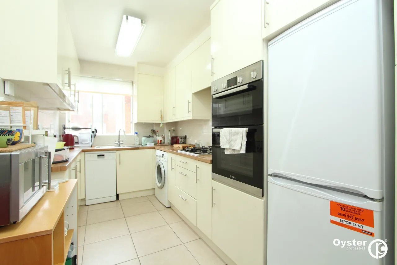 Oak Lodge Close, Stanmore, HA7, photo 5