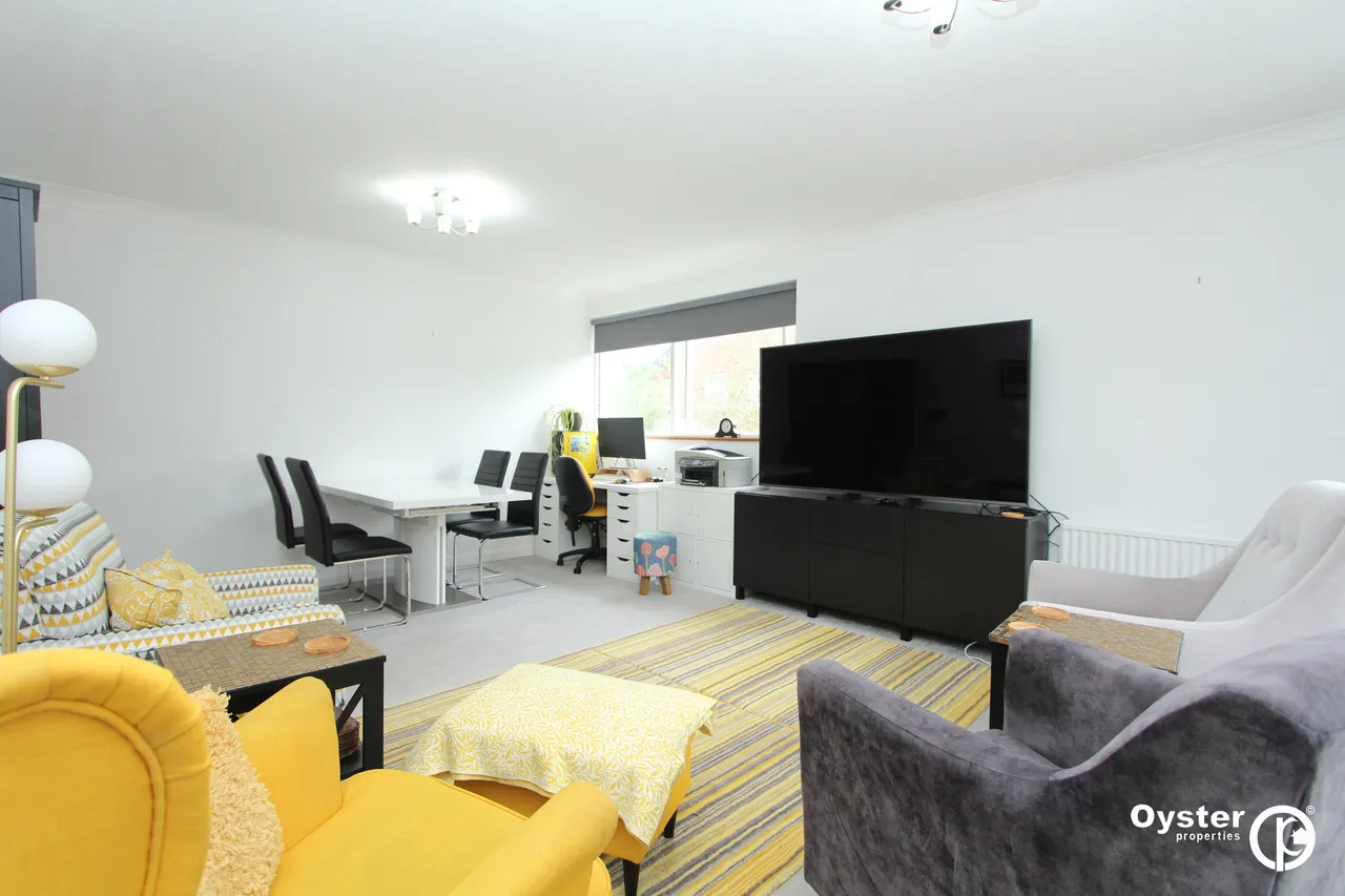 2 bed flat to rent, Oak Lodge Close, Stanmore, HA7