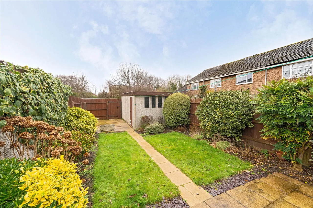 Wordsworth Road, Hampton, TW12 1ET, photo 2