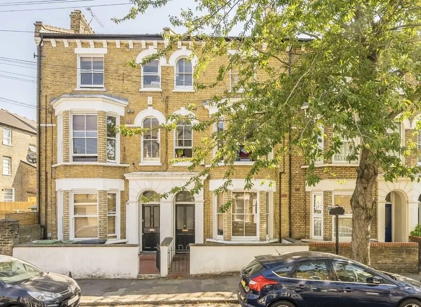 2 bed flat to rent — Chantrey Road, Stockwell, SW9