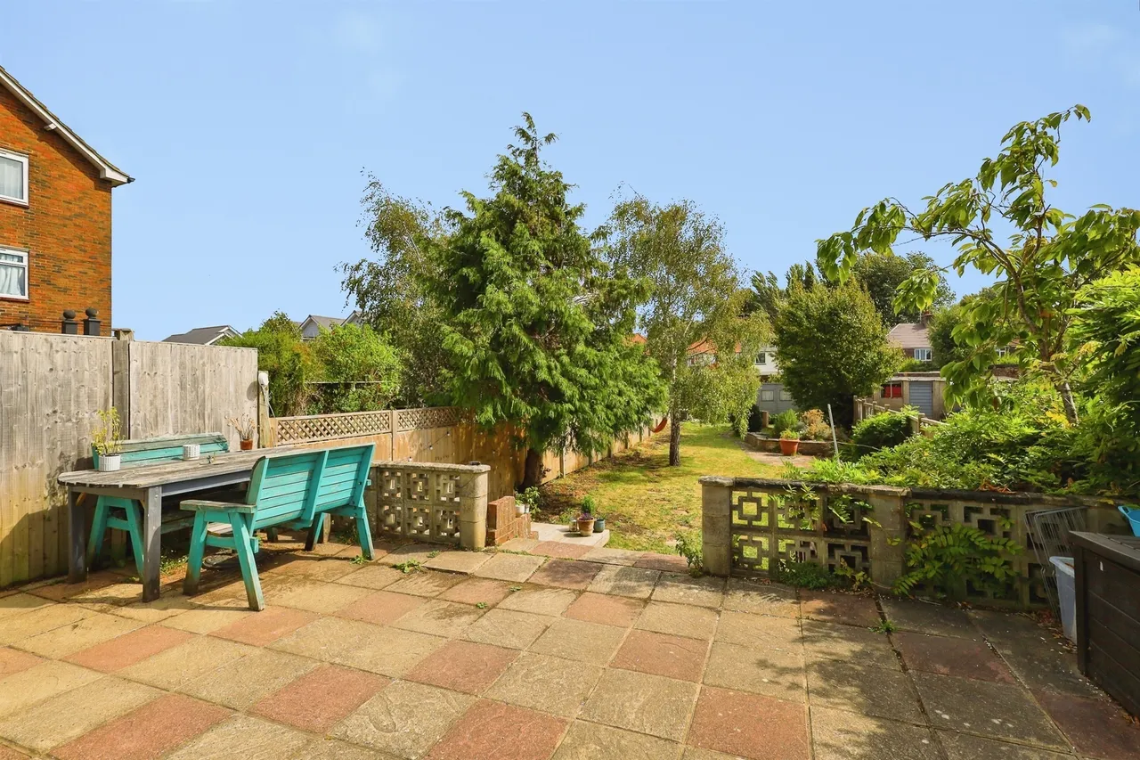 St. Philips Avenue, Eastbourne, photo 12