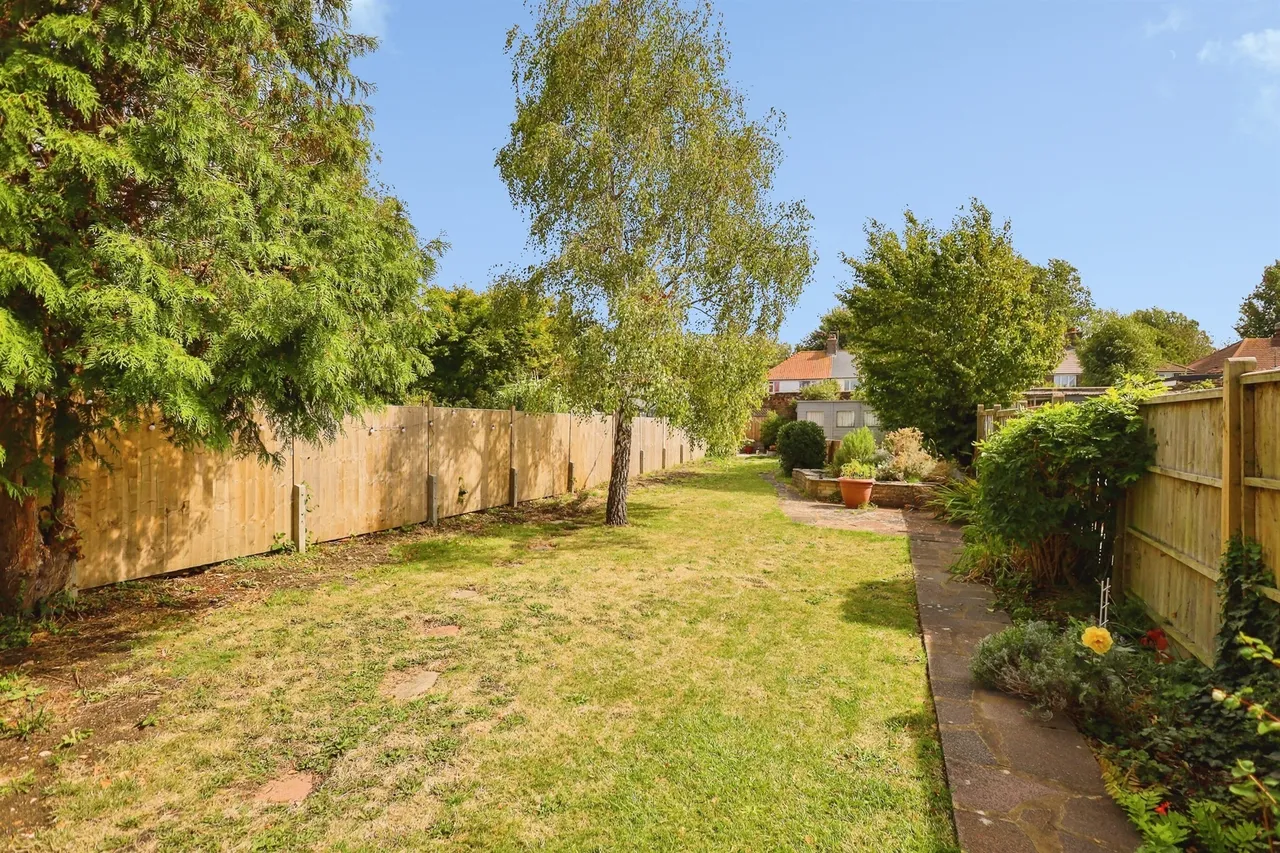 St. Philips Avenue, Eastbourne, photo 10