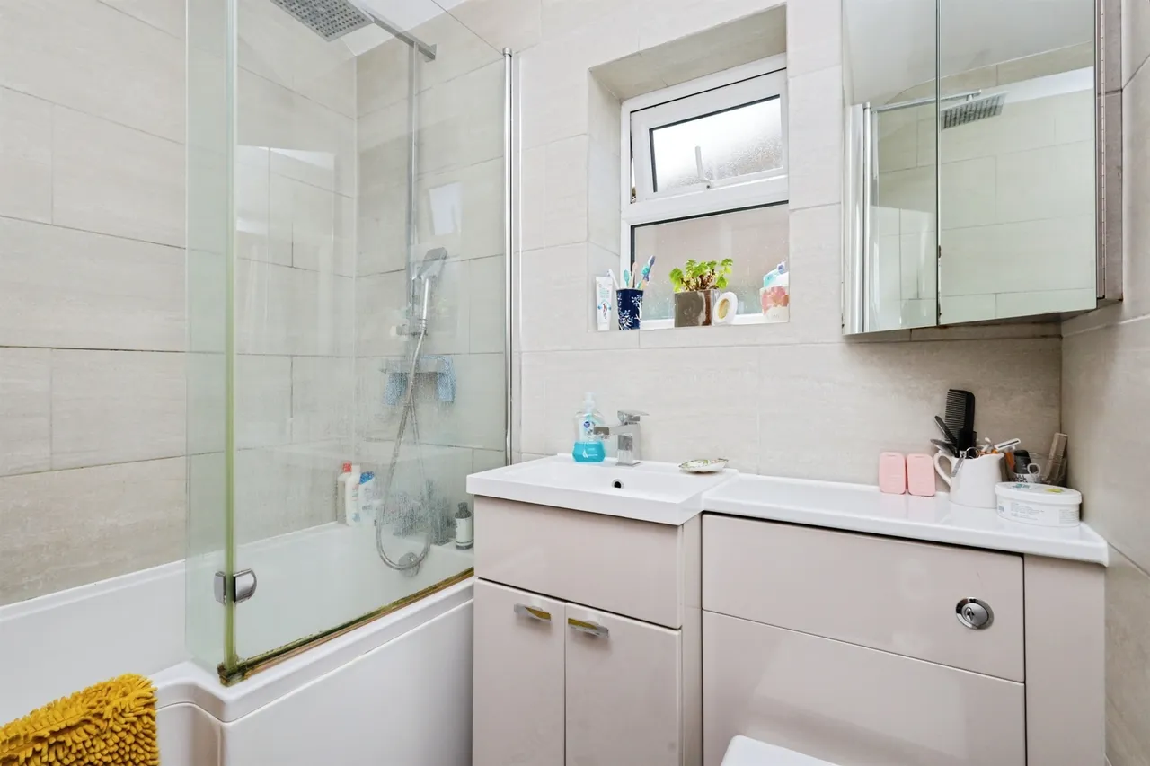 St. Philips Avenue, Eastbourne, photo 9