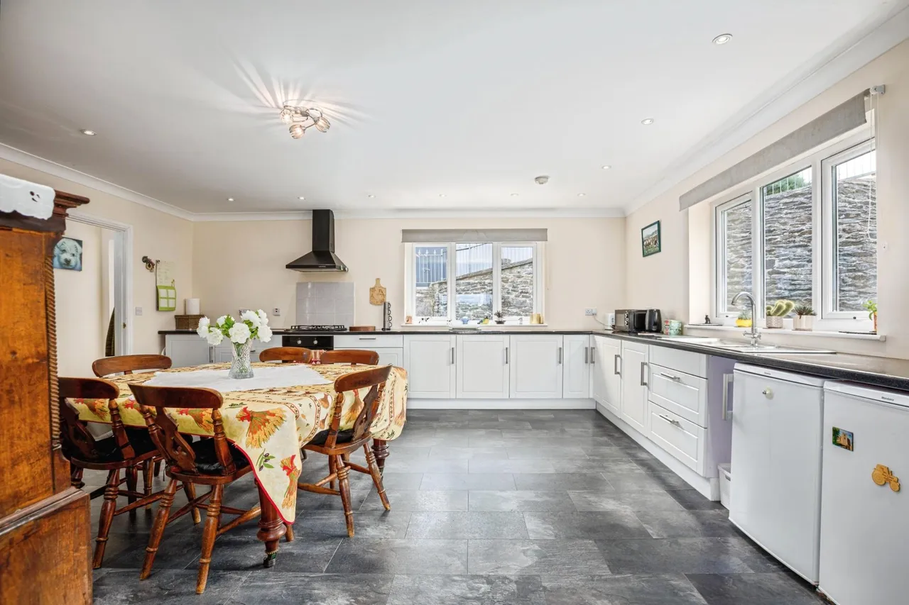 Penlon Road, Newcastle Emlyn, SA38, photo 5
