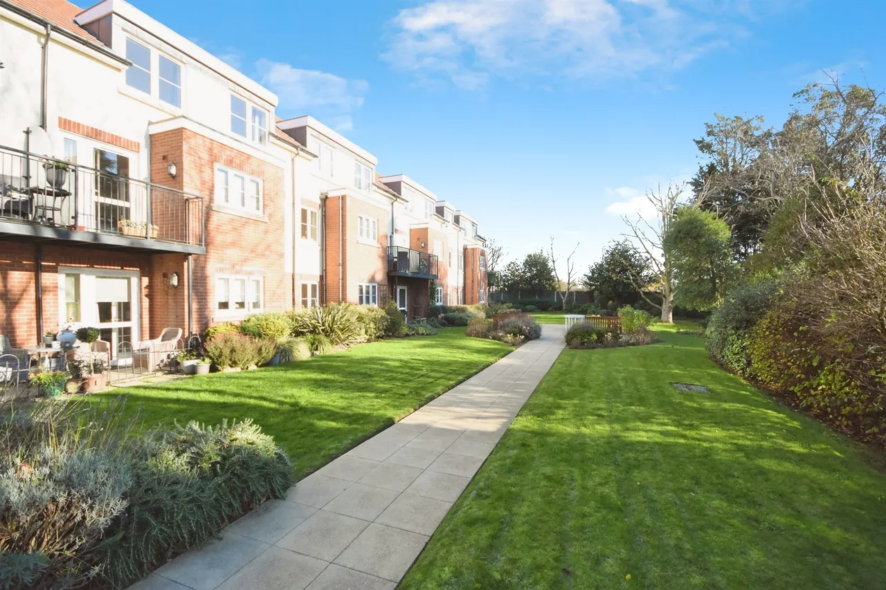 Laindon Road, Billericay, CM12, photo 13
