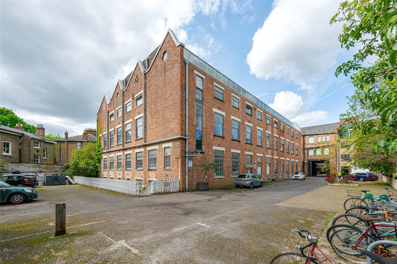 2 bed flat for sale, Holloway Road, Islington