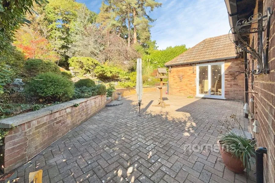 Broom Acres, Sandhurst, GU47, photo 15