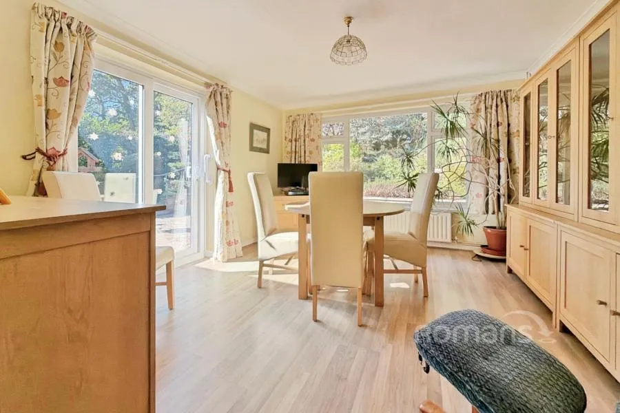 Broom Acres, Sandhurst, GU47, photo 5