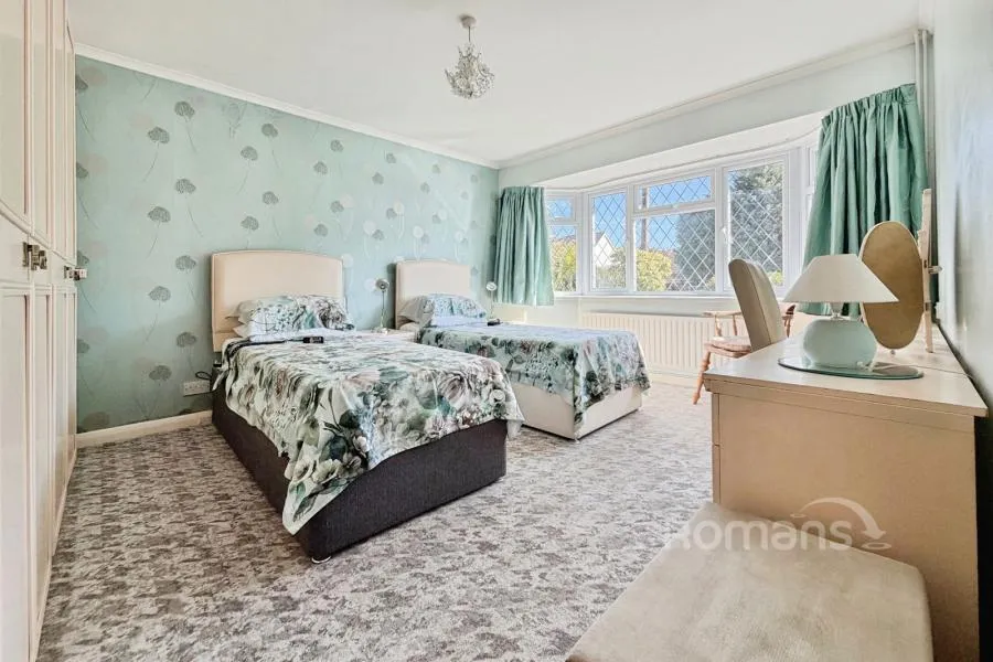 Broom Acres, Sandhurst, GU47, photo 10
