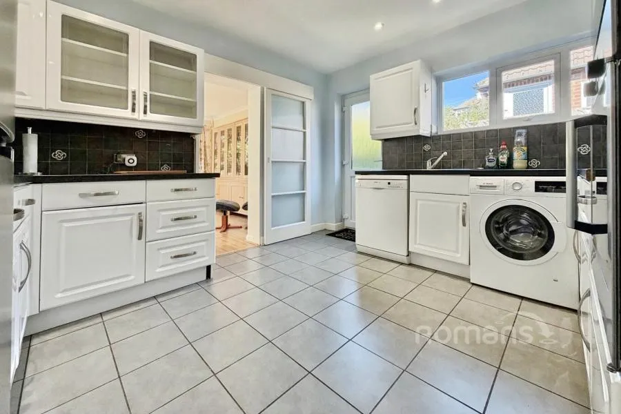 Broom Acres, Sandhurst, GU47, photo 7