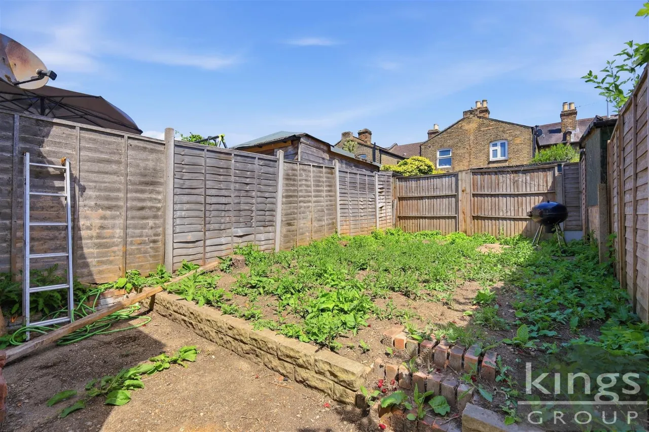 Millais Road, Enfield, photo 10