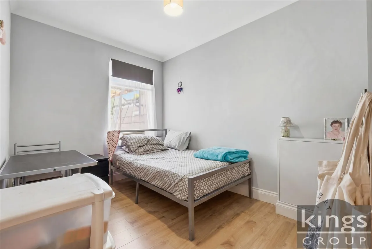 Millais Road, Enfield, photo 7
