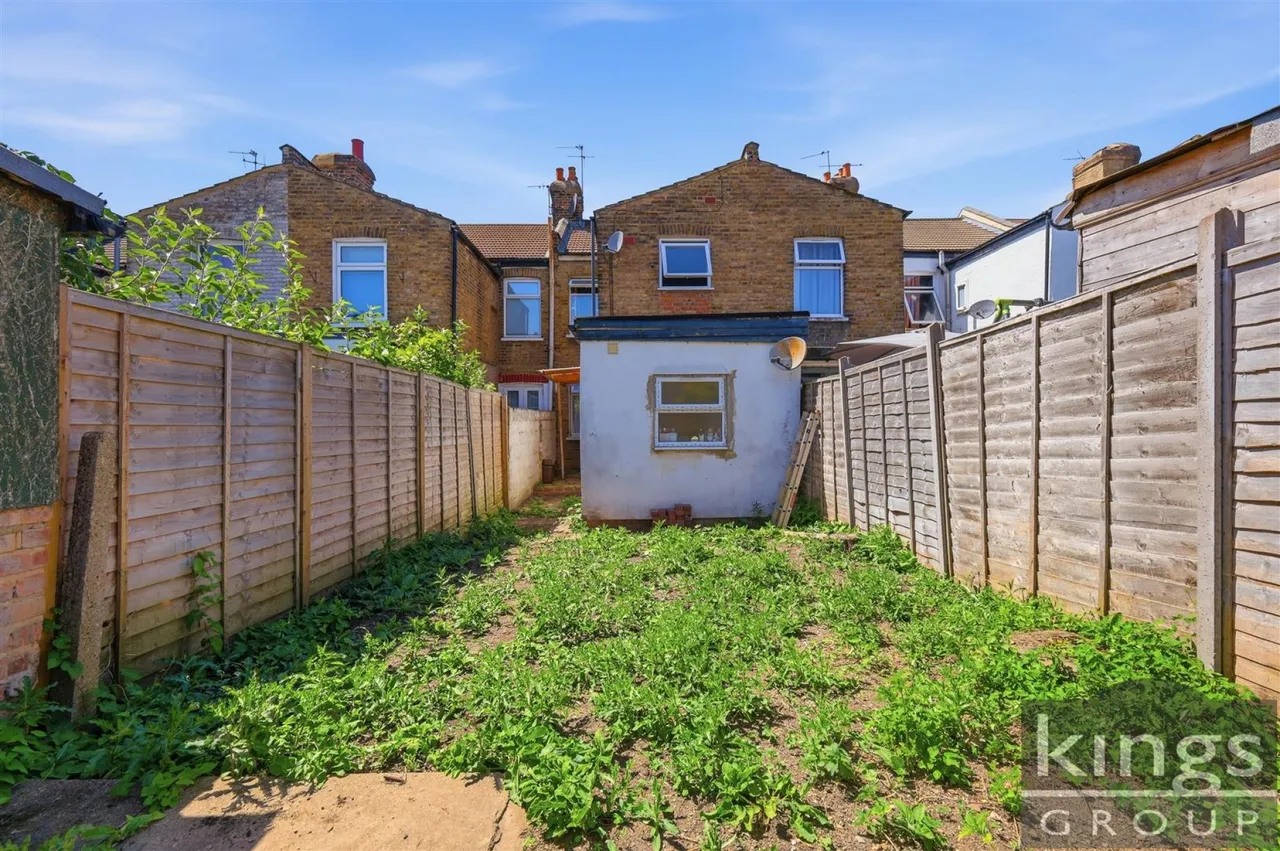 Millais Road, Enfield, photo 11