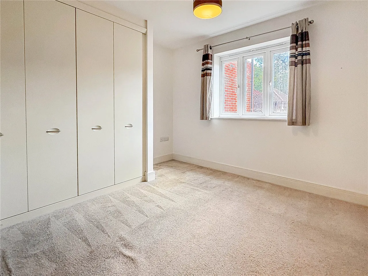 Dunnell Close, Sunbury-on-Thames, TW16, photo 7