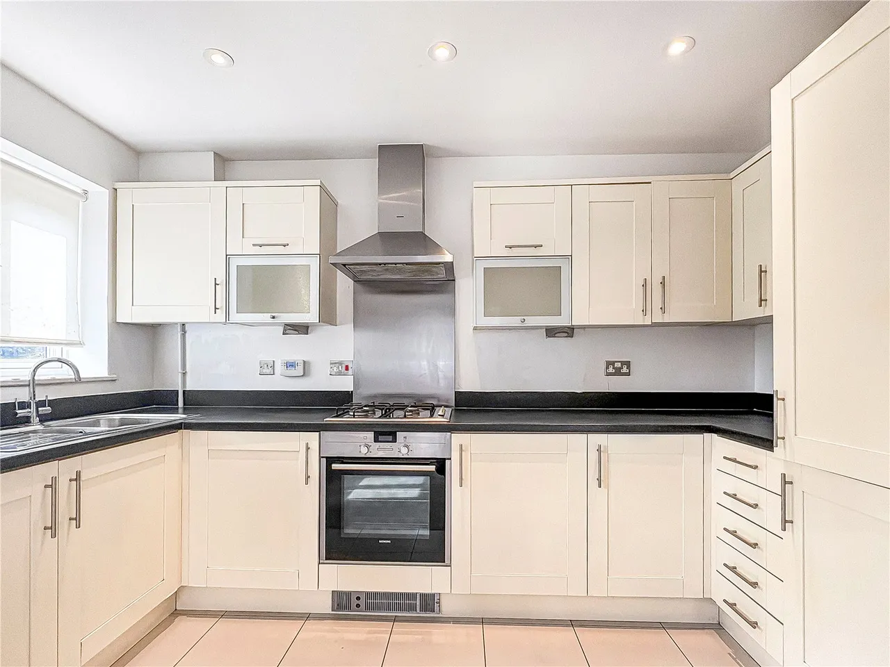 Dunnell Close, Sunbury-on-Thames, TW16, photo 4