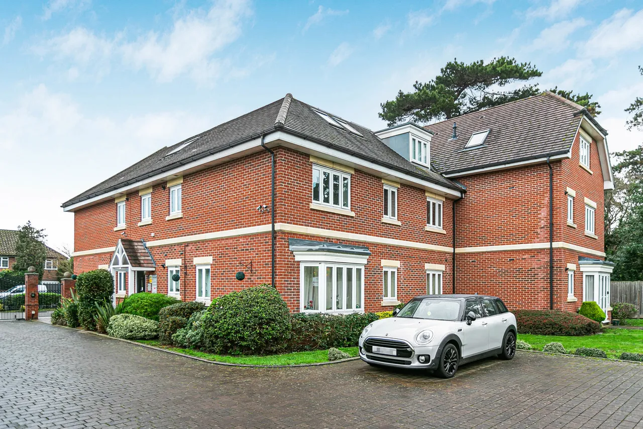 Dunnell Close, Sunbury-on-Thames, TW16, photo 9