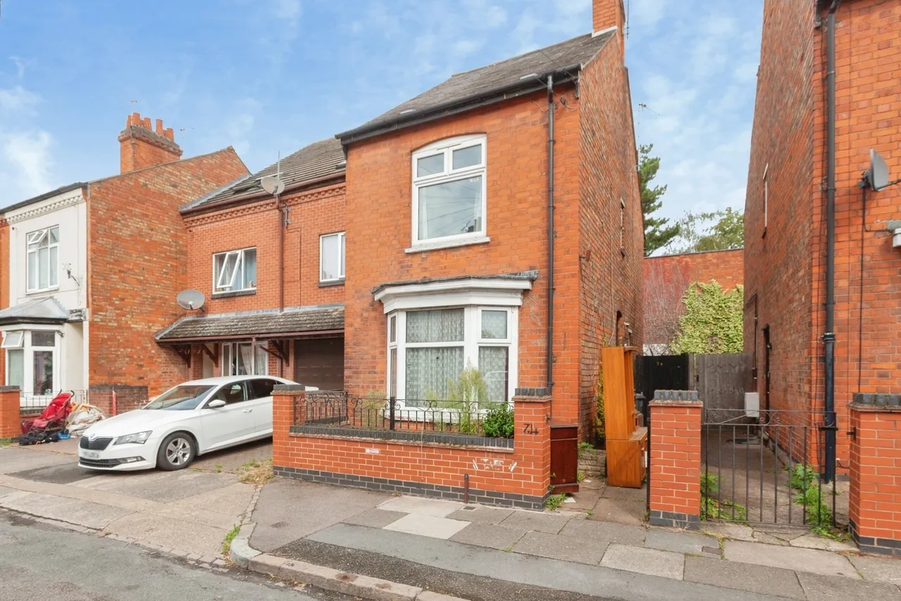 2 bed house for sale, Stafford Street, Leicester, LE4