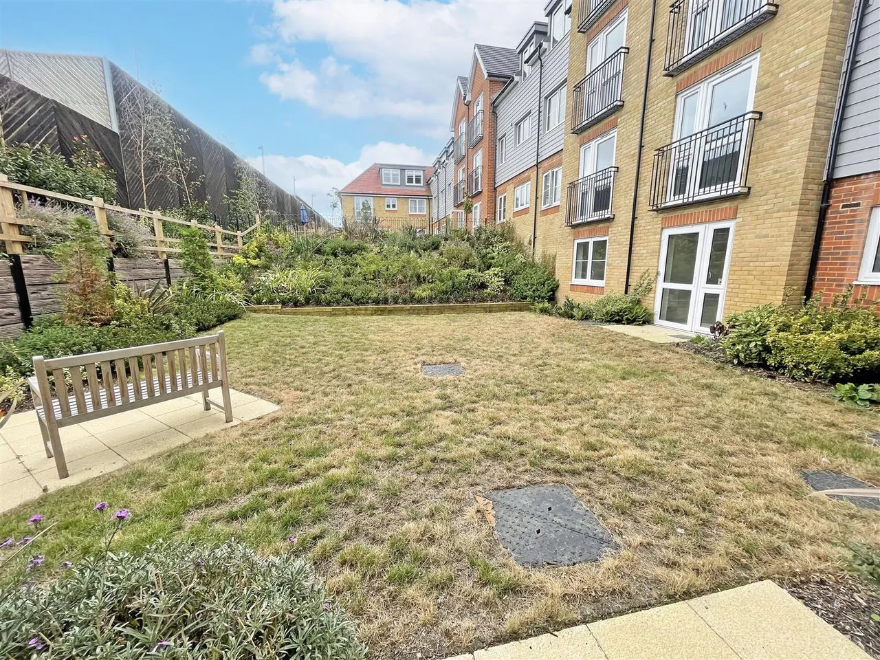 Nash Road, Westwood Cross, Margate, Kent, CT9 4LD, photo 11