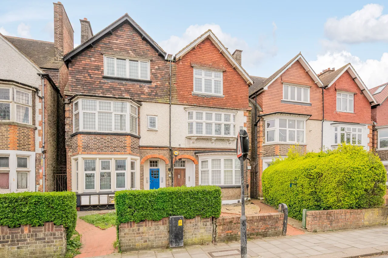 1 bed flat for sale — Flat 2, 33 Drewstead Road, London