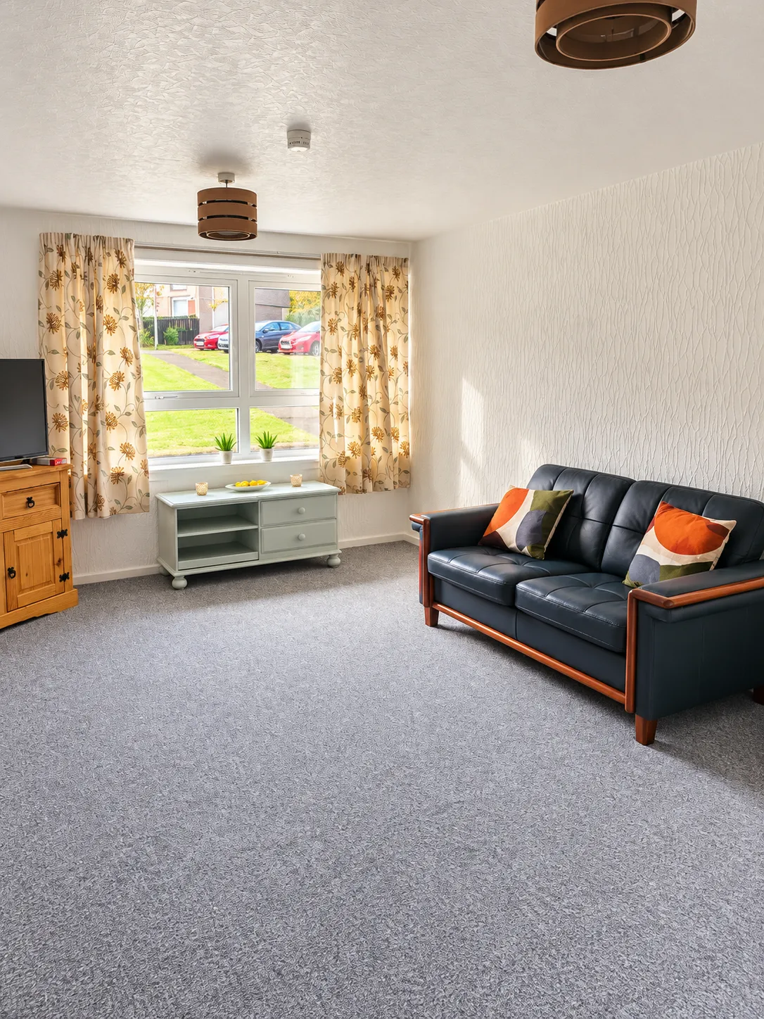 2 bed flat to rent, Stockethill Court, Aberdeen, AB16