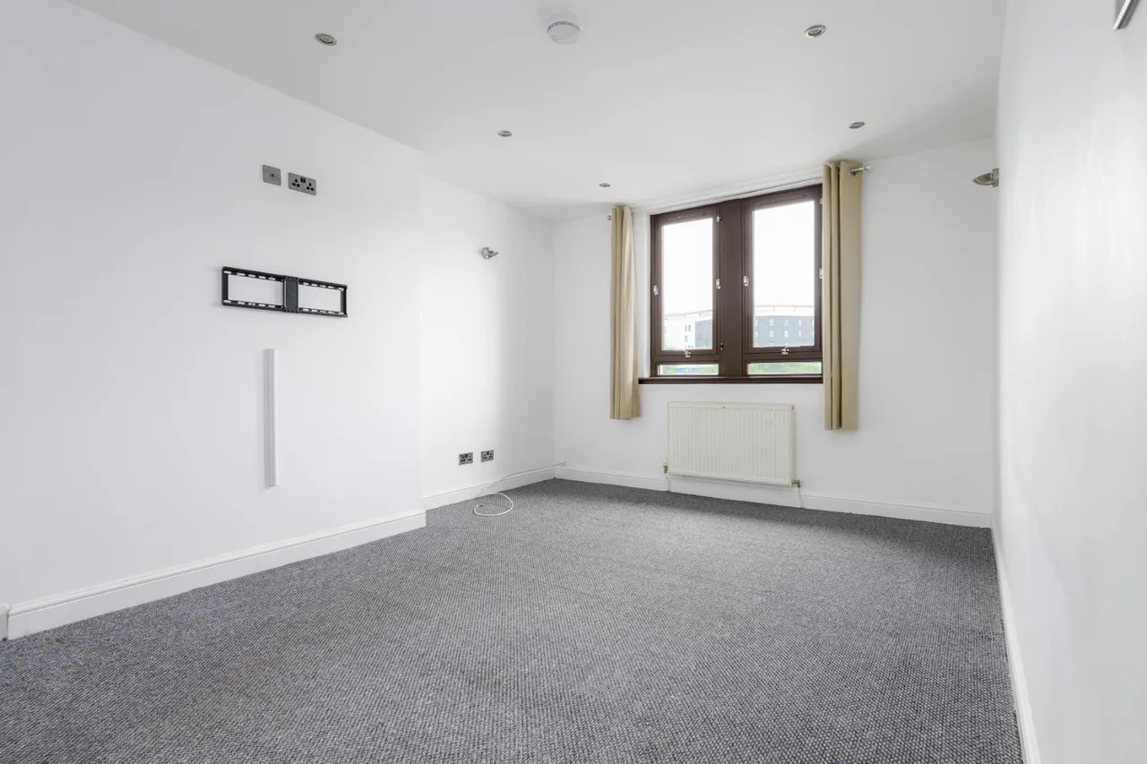 Kelso Place, Kirkcaldy, KY2 5BG, photo 2