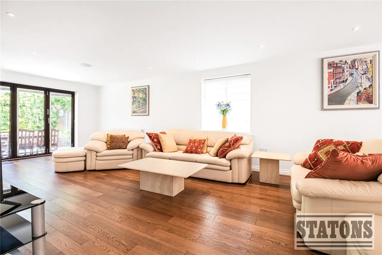 Woodridge Close, Enfield, EN2 8HJ, photo 4