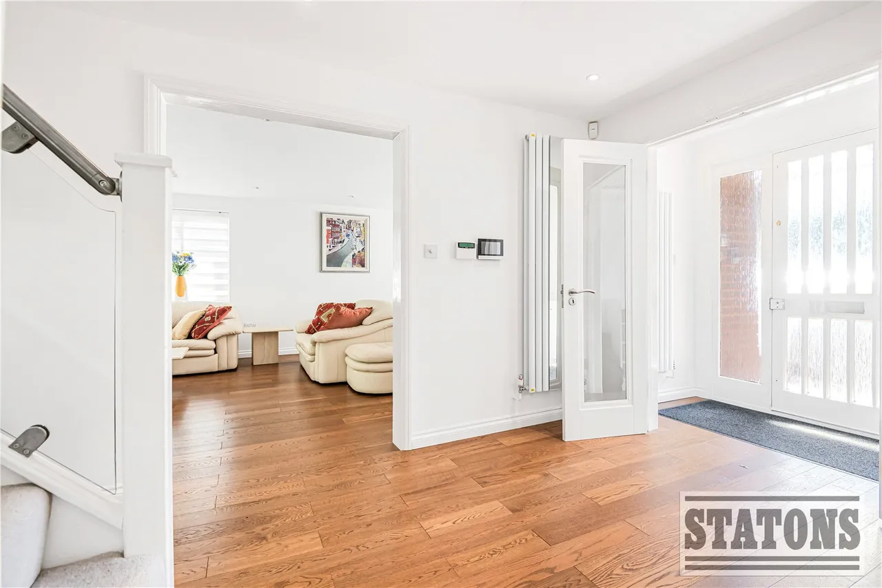 Woodridge Close, Enfield, EN2 8HJ, photo 2