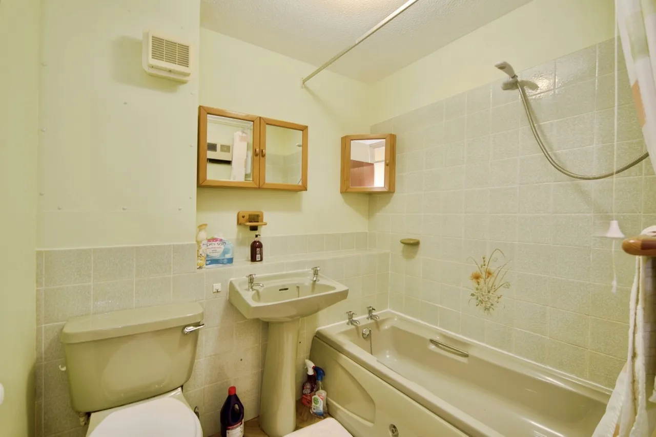 Teresa Mews, Walthamstow, E17, photo 5