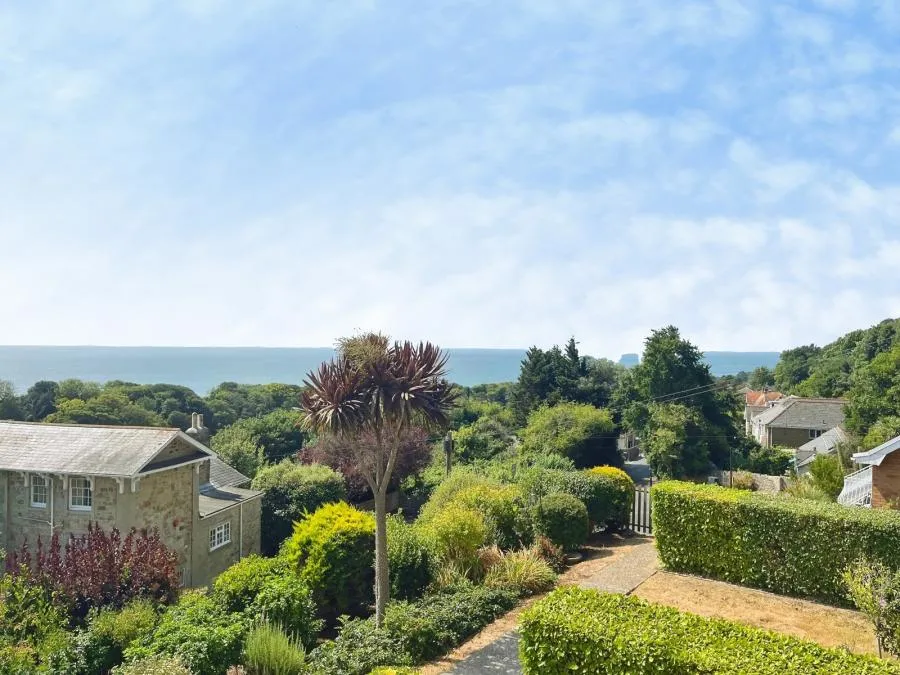 Zig Zag Road, Ventnor, PO38, photo 3
