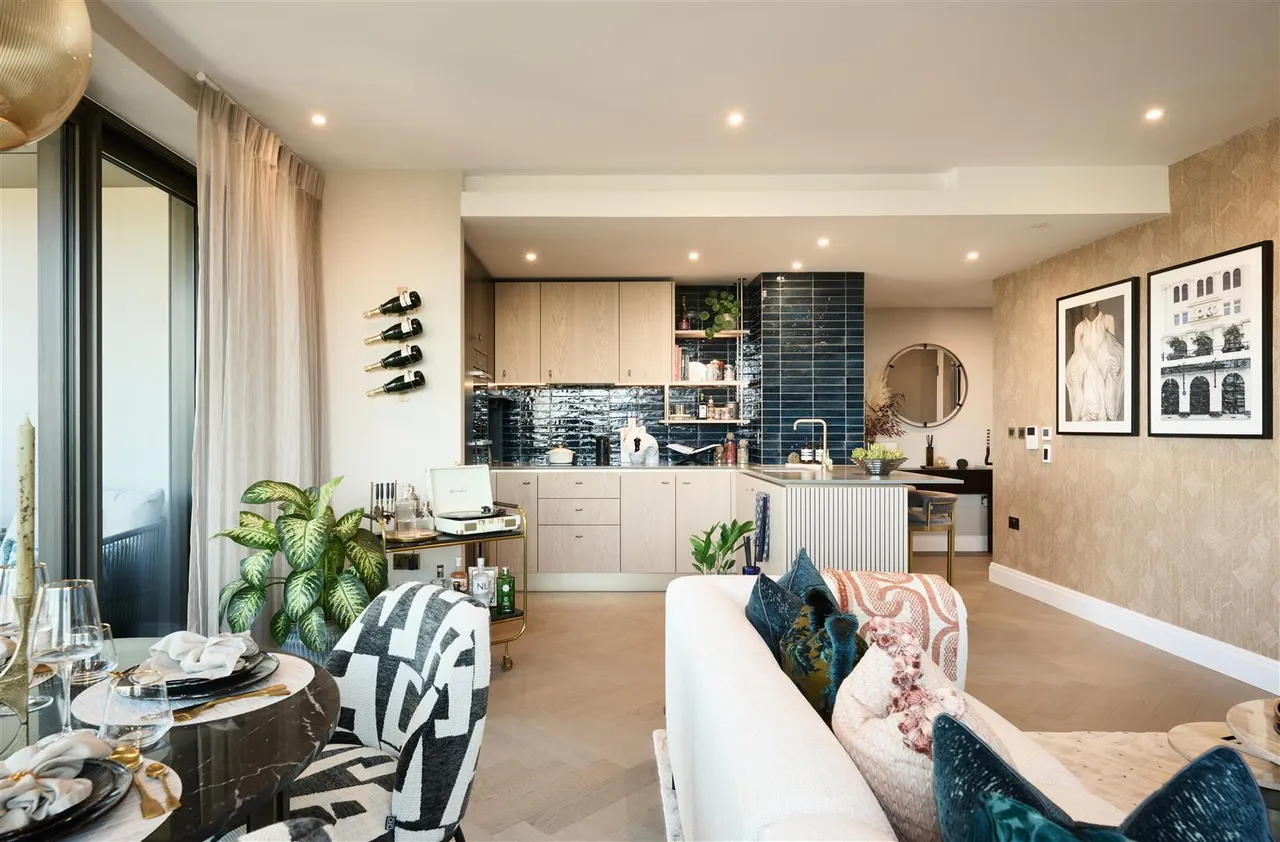 Chalk Farm Road, Camden, London, NW1 8EH, photo 5