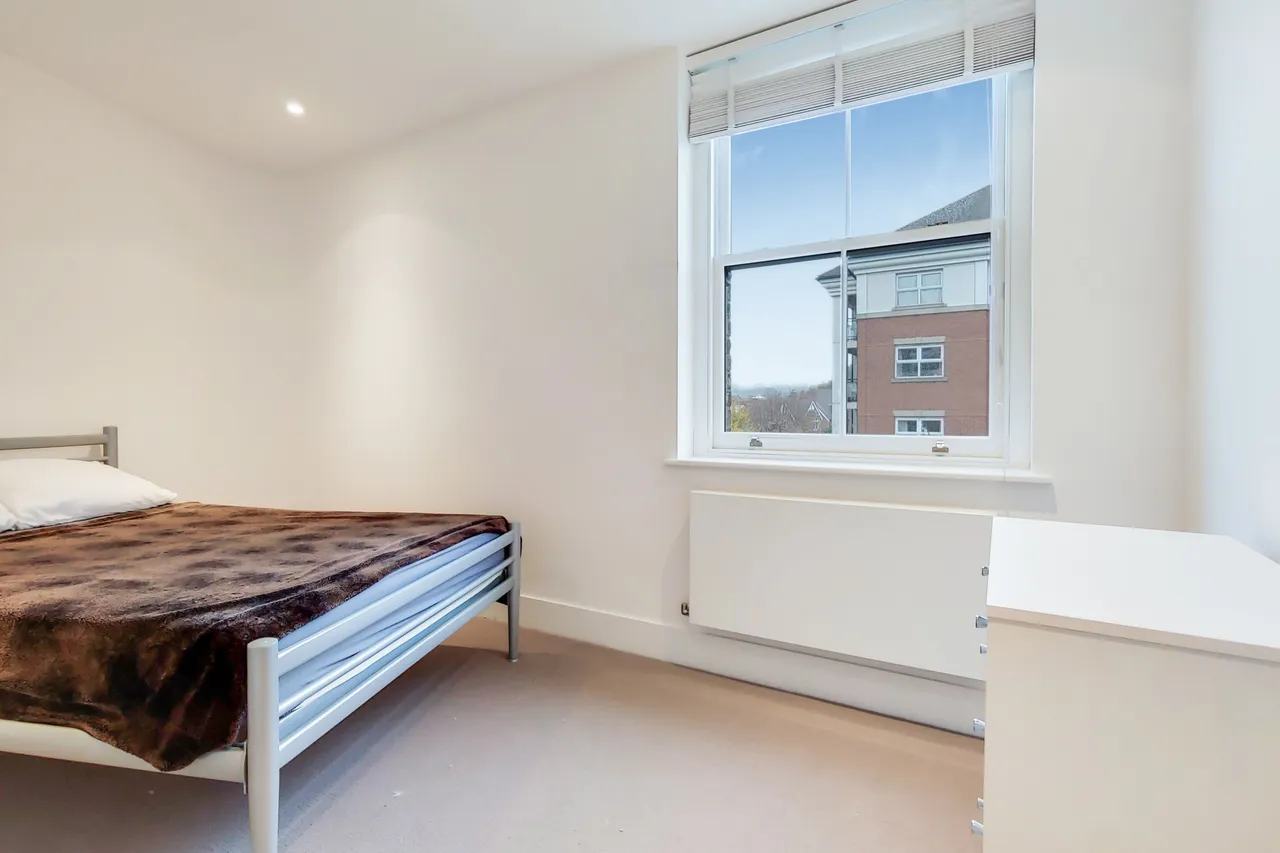 Flat 3, 408 Upper Richmond Road, London, photo 8