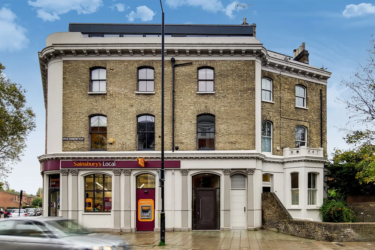 1 bed flat to rent — Flat 3, 408 Upper Richmond Road, London