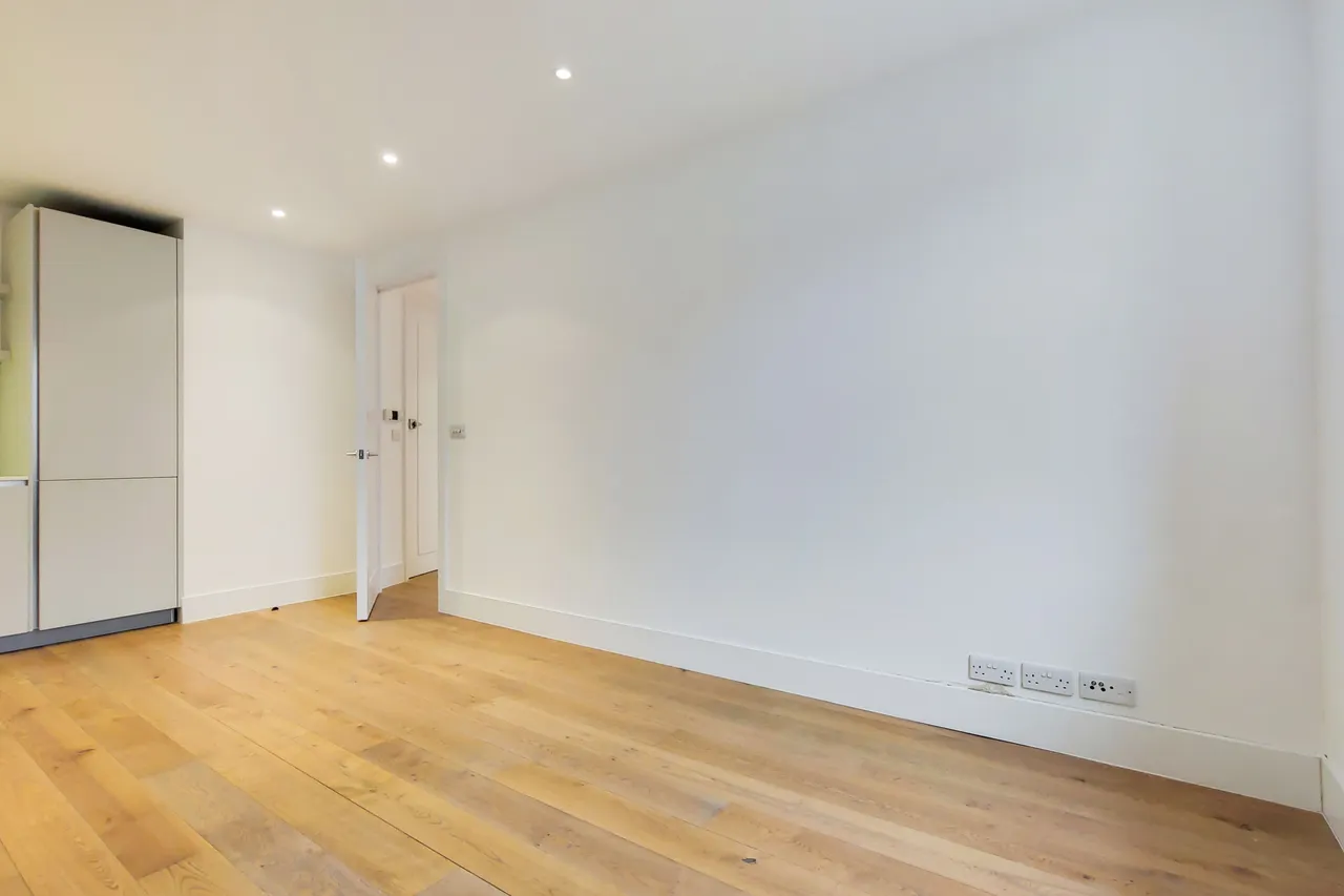 Flat 3, 408 Upper Richmond Road, London, photo 11