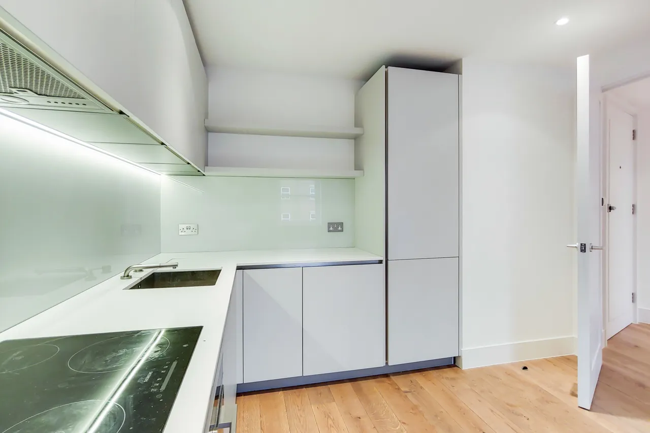 Flat 3, 408 Upper Richmond Road, London, photo 10