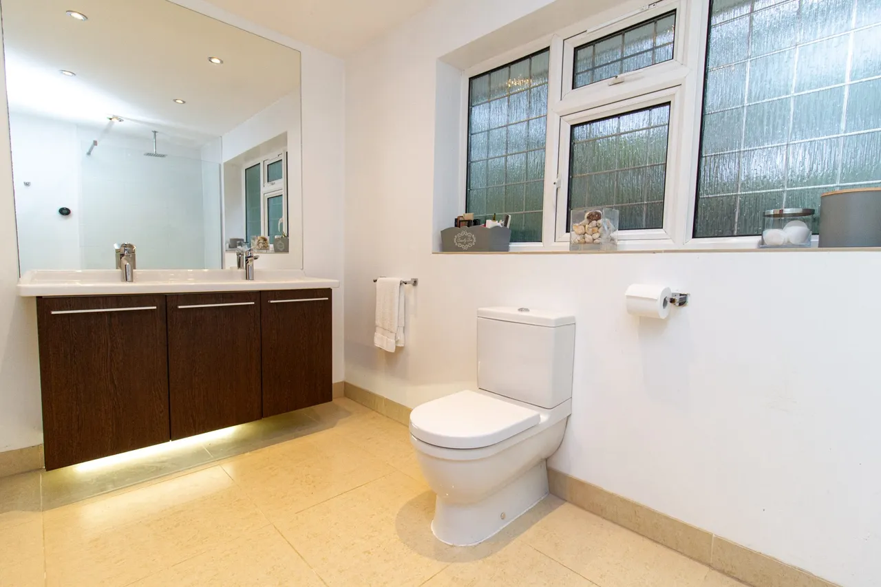 Wychwood Lodge Fitzroy Road, Fleet, GU51 4JH, photo 23