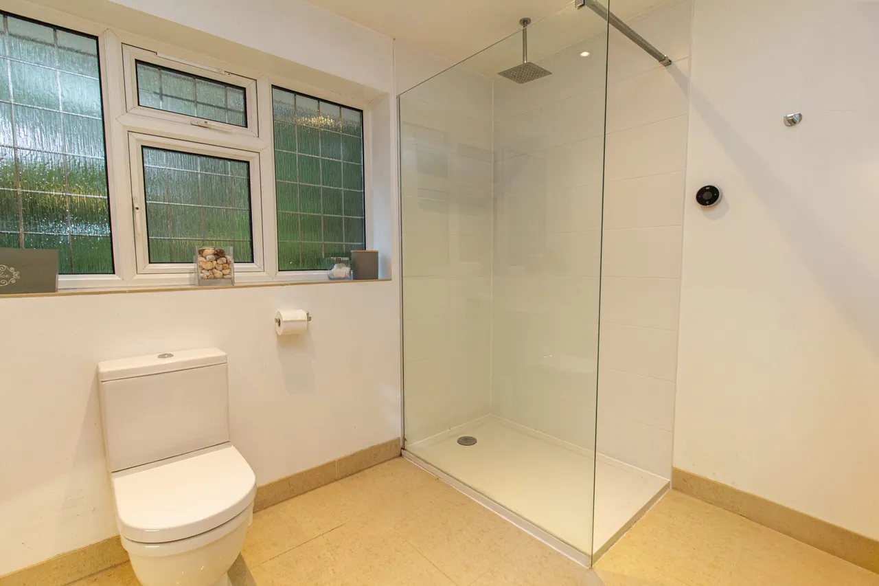 Wychwood Lodge Fitzroy Road, Fleet, GU51 4JH, photo 22