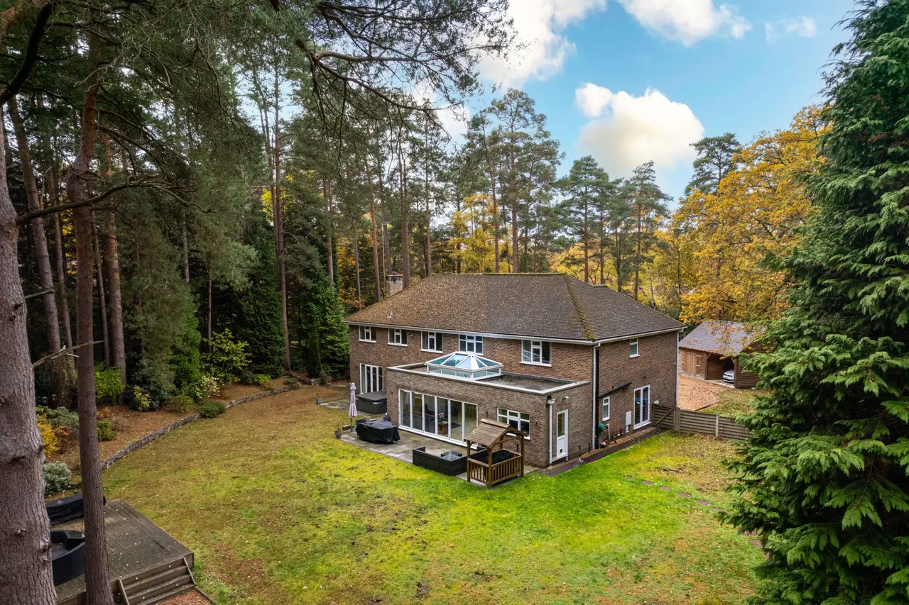 Wychwood Lodge Fitzroy Road, Fleet, GU51 4JH, photo 2