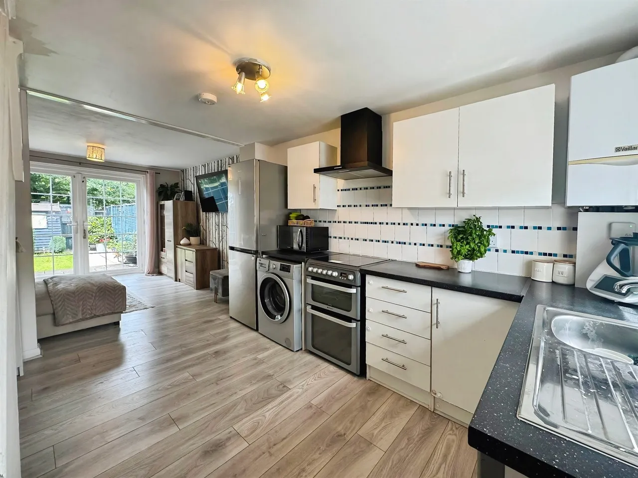 Burbeach Close, Crawley, RH11, photo 4