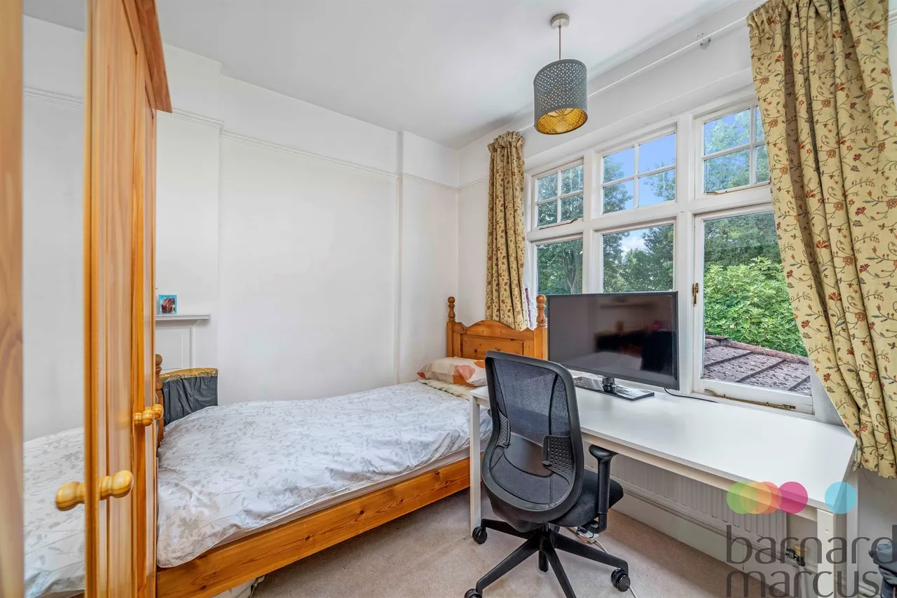 Ravensdale Avenue, London, photo 9