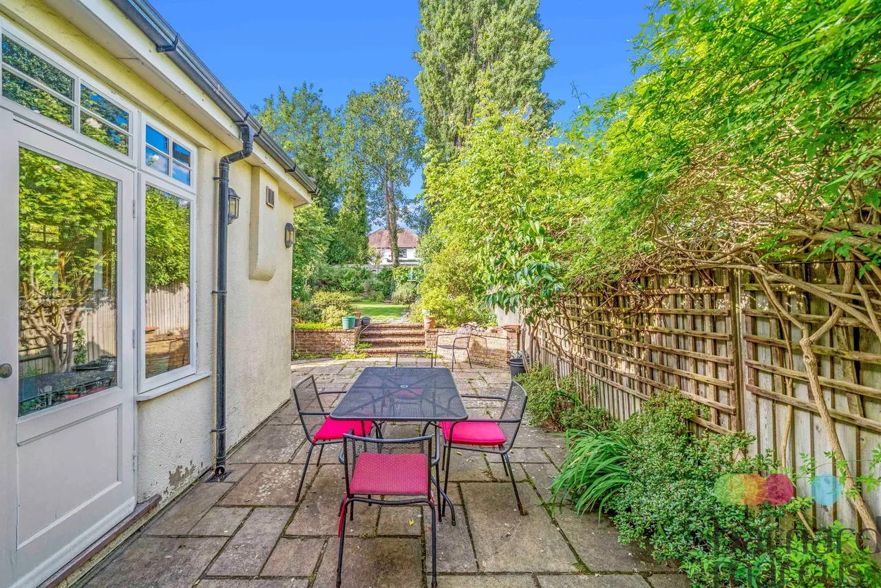Ravensdale Avenue, London, photo 11