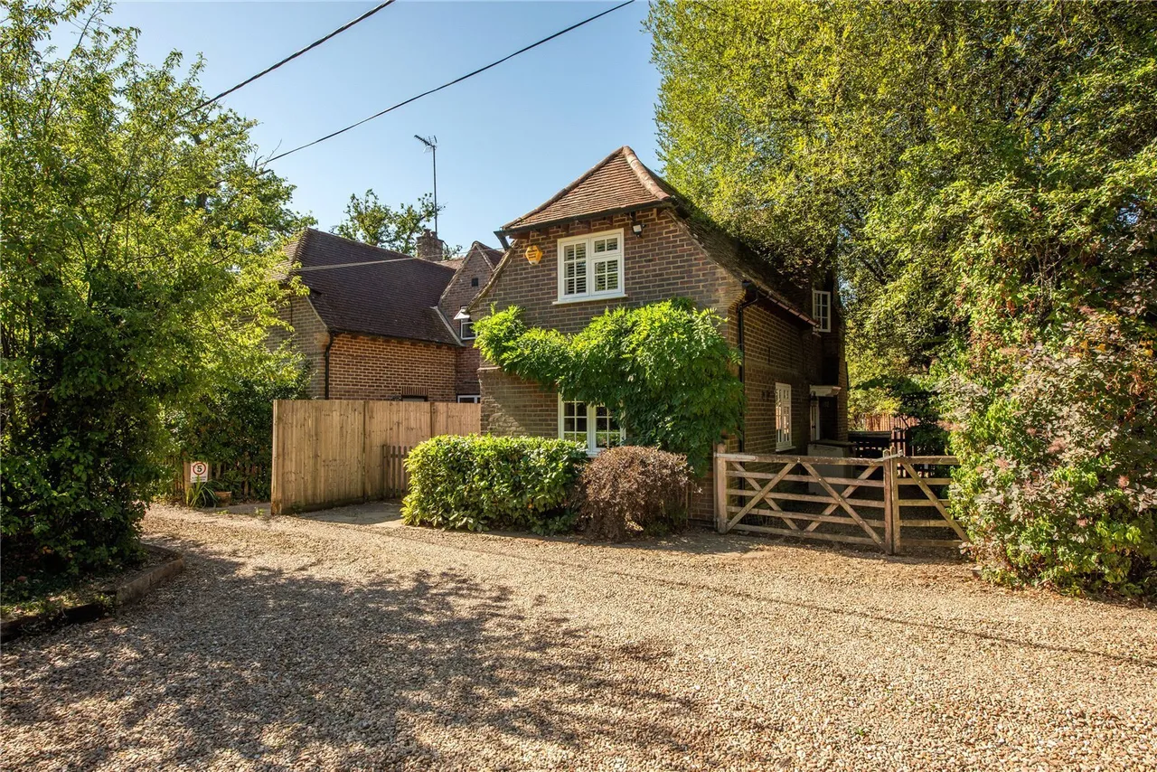 3 bed house for sale, Standon Lane, Ockley, RH5